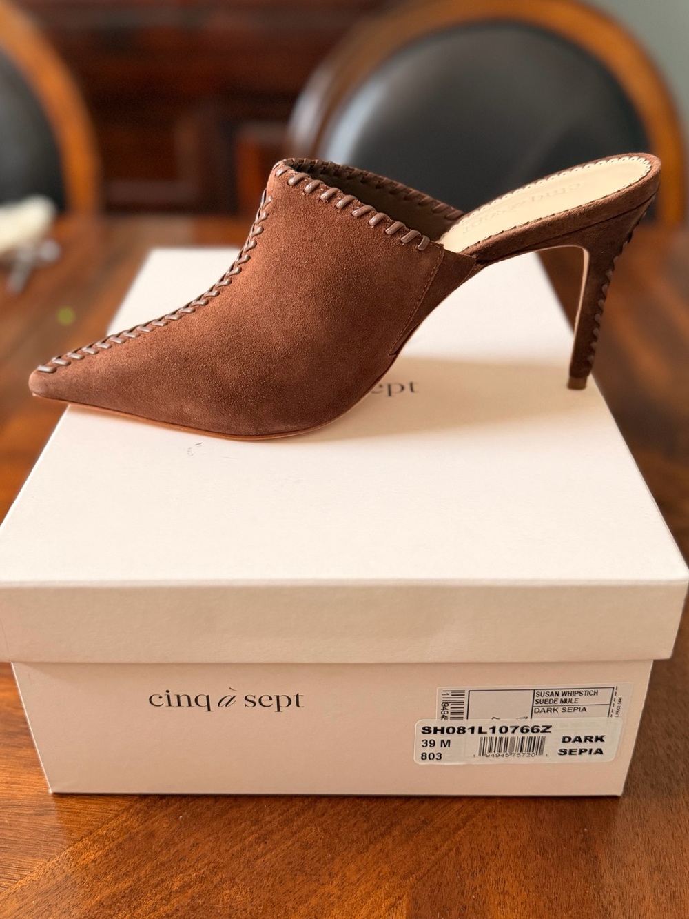 NWT Cinq à Sept Susan Whipstitch Suede Mule Heels – Dark Sepia – EU 39 / US 9